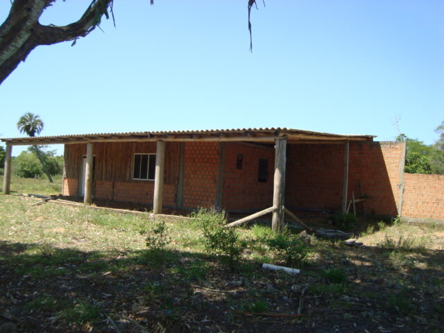1 hectar c/ duas casas simples
