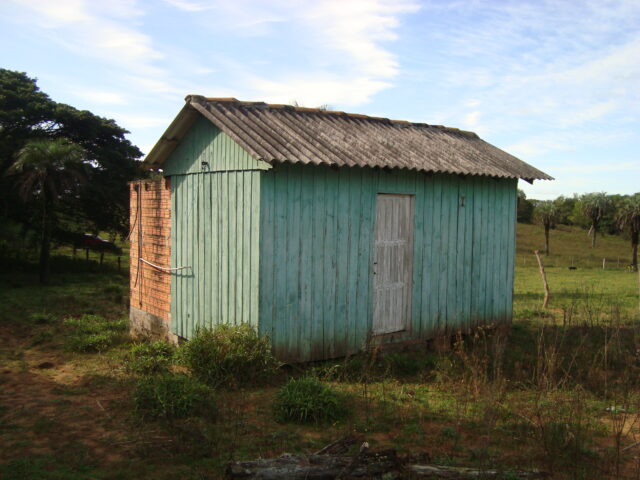 terreno de 20 x 50 = 1000 m2 localizado á 1 km da faixa da brahma