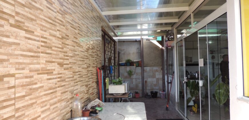 Ótimo imóvel, escriturado, 118m² de área construída e 217m² de área total