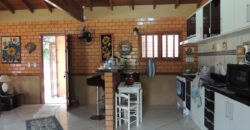 Belíssima chácara, situada em excelente localização e porteira fechada