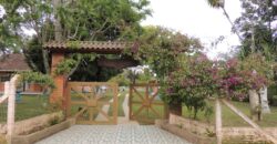Belíssima chácara, situada em excelente localização e porteira fechada