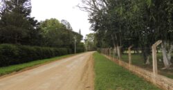 Belíssima chácara, situada em excelente localização e porteira fechada