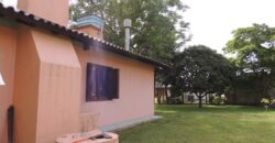 Belíssima chácara, situada em excelente localização e porteira fechada
