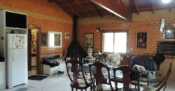 Belíssima chácara, situada em excelente localização e porteira fechada