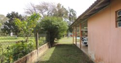 Belíssima chácara, situada em excelente localização e porteira fechada