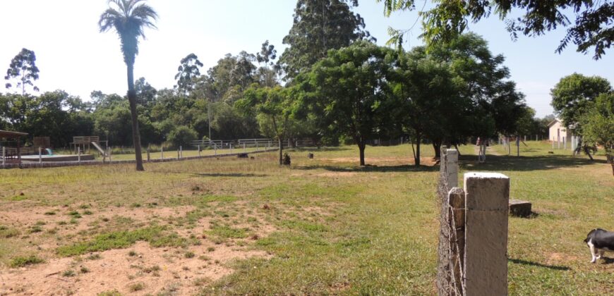 Área com 1650m²