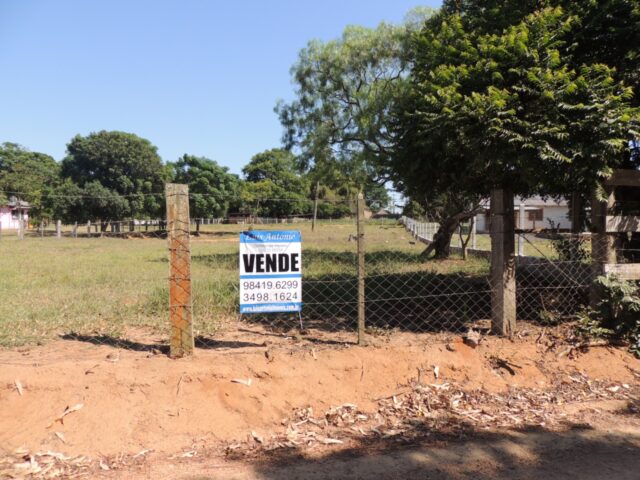 Área com 1650m²