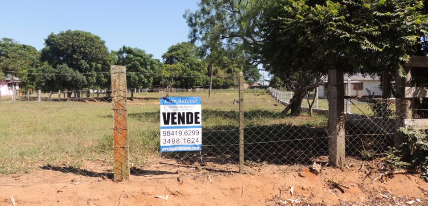Área com 1650m²