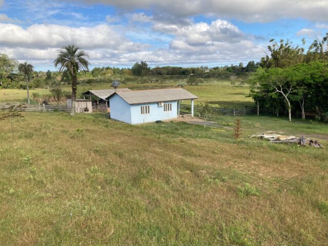 2 hectares , galpão, casa de alv, açude, galinheiro parada 91 aguas claras viamão