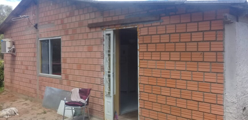 casa á 500 metros da rs 040 aguas claras viamão