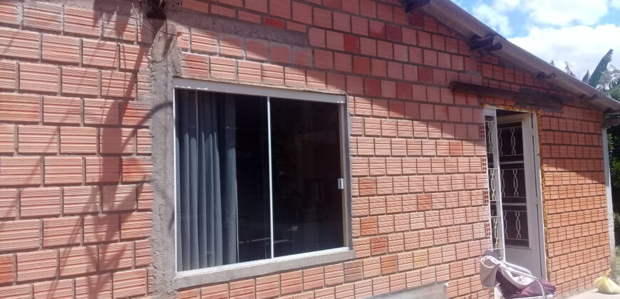 casa á 500 metros da rs 040 aguas claras viamão