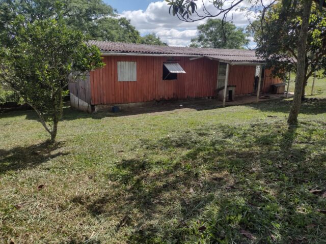 casa c/ 2 hectares parque eldorado 8 km da BR 290