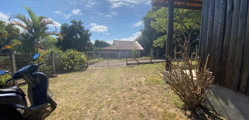 sítio em condomínio fechado com casa de costaneira duplada