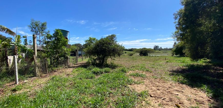 chácara  medindo 5536 m2     2km da rs 040