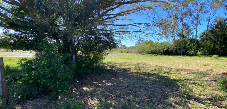 chácara  medindo 5536 m2     2km da rs 040